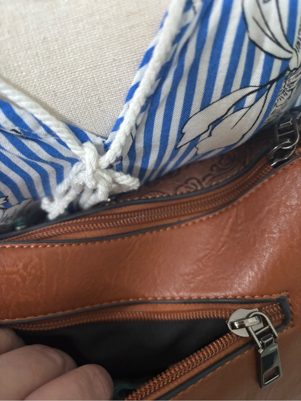 Embossed Faux Leather Look Purse wi/ Faux Turquoise Stud Accents Final Sale - Picture 8 of 10